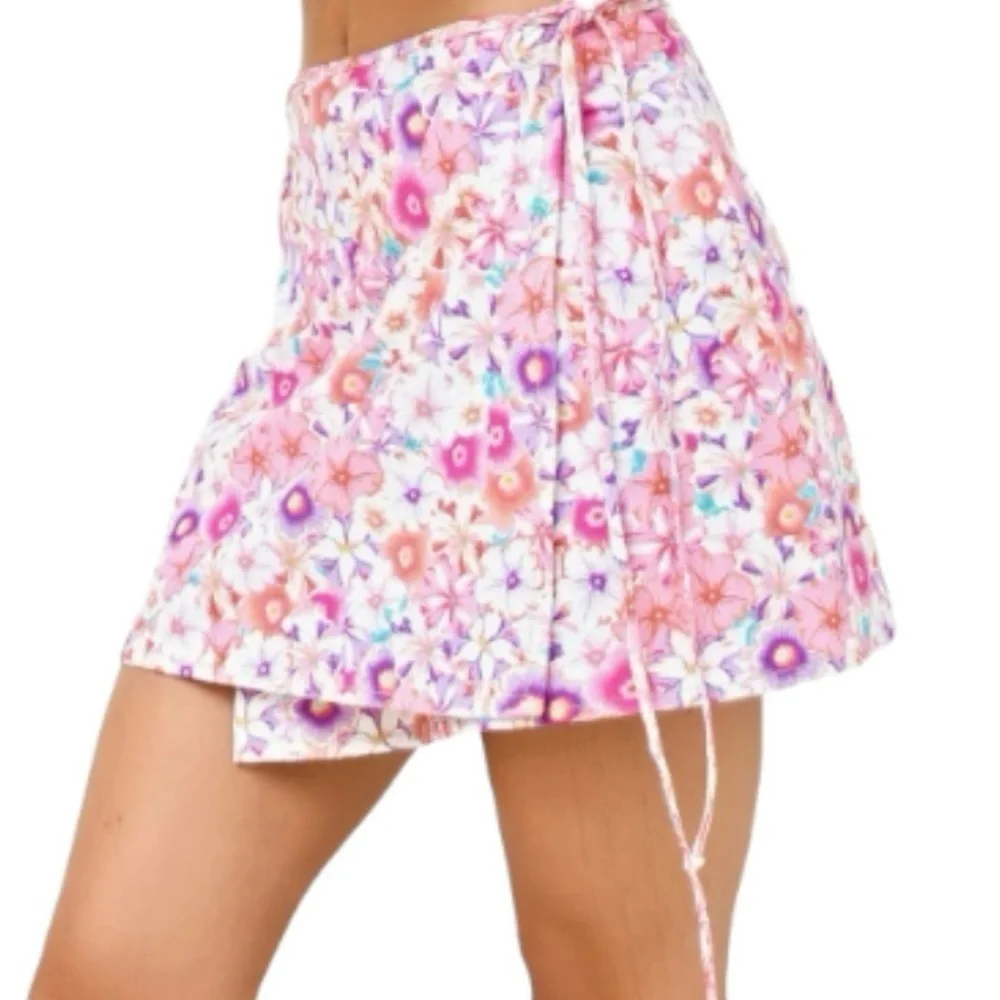 Reina Olga Behati Skirt Women's Coverup Size Medium 2 Color Pastel‎ Flowers NEW